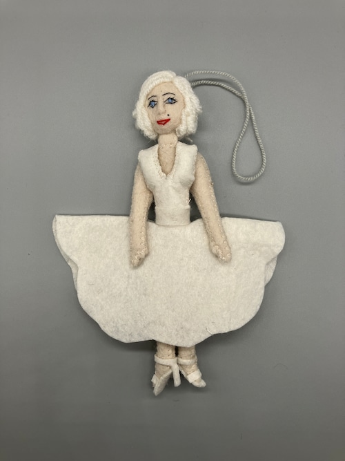 SILK ROAD BAZAAR FIGURE ORNAMENT - MARILYN MONROE 1