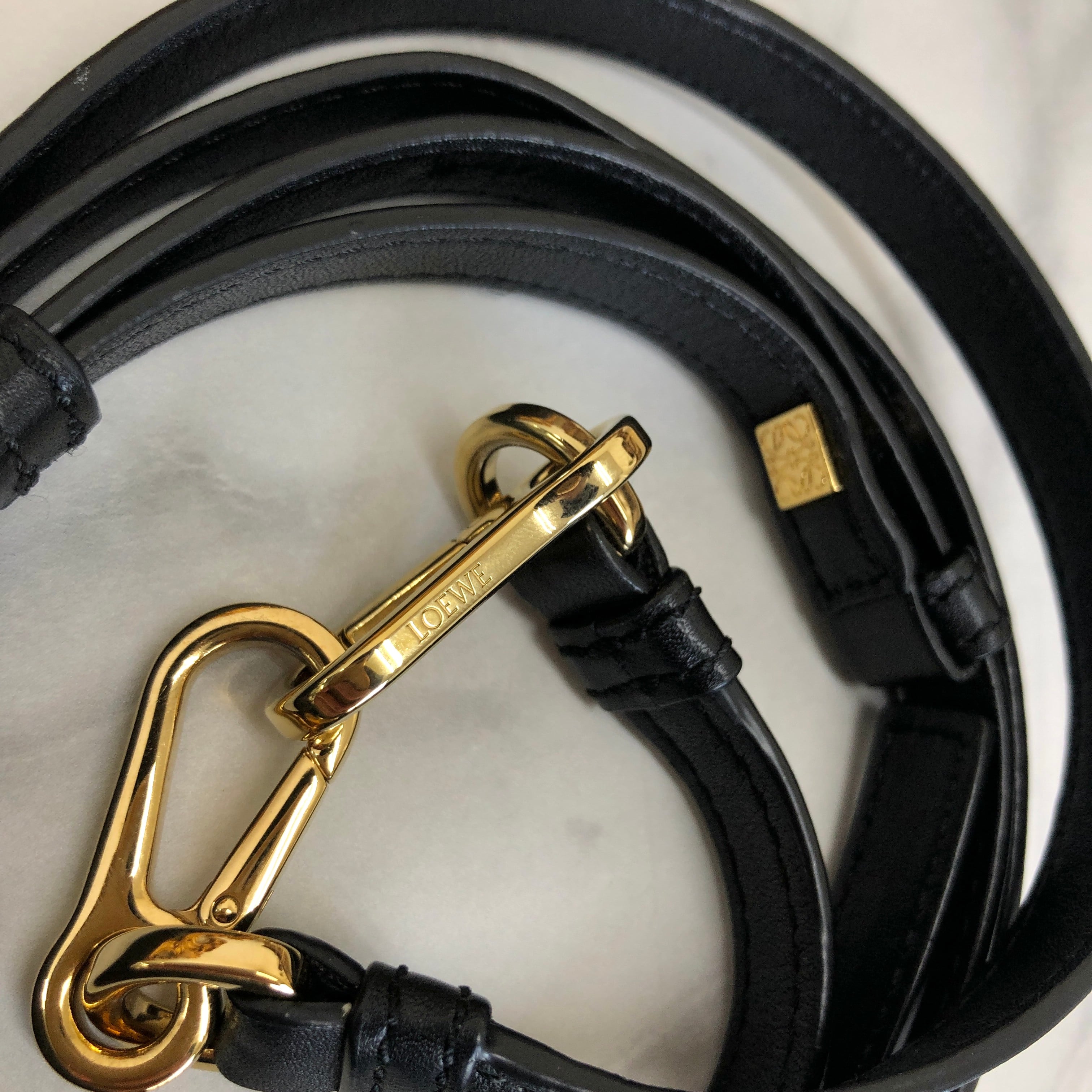 LOEWE ロエベ アナグラム フラメンコクラッチ ナッパレザー 巾着