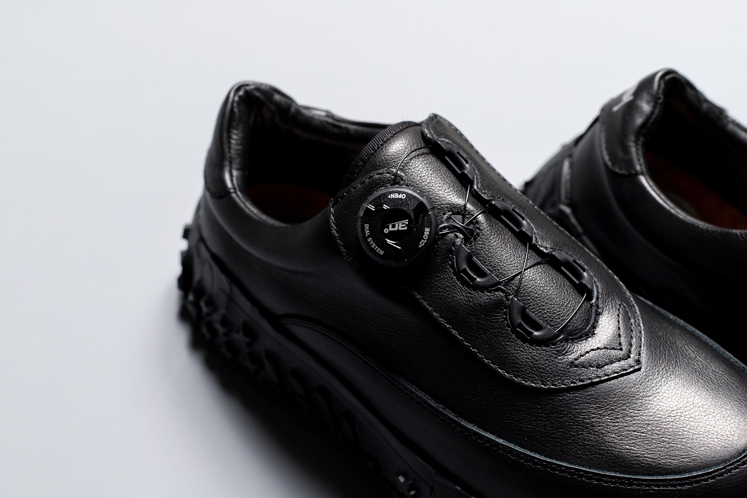 【美品】PLAYGROUND pg KNOCK 44サイズ　黒　ブラック pg（ピージー） KNOCK ブラック | セレクトショップZABOUの通販