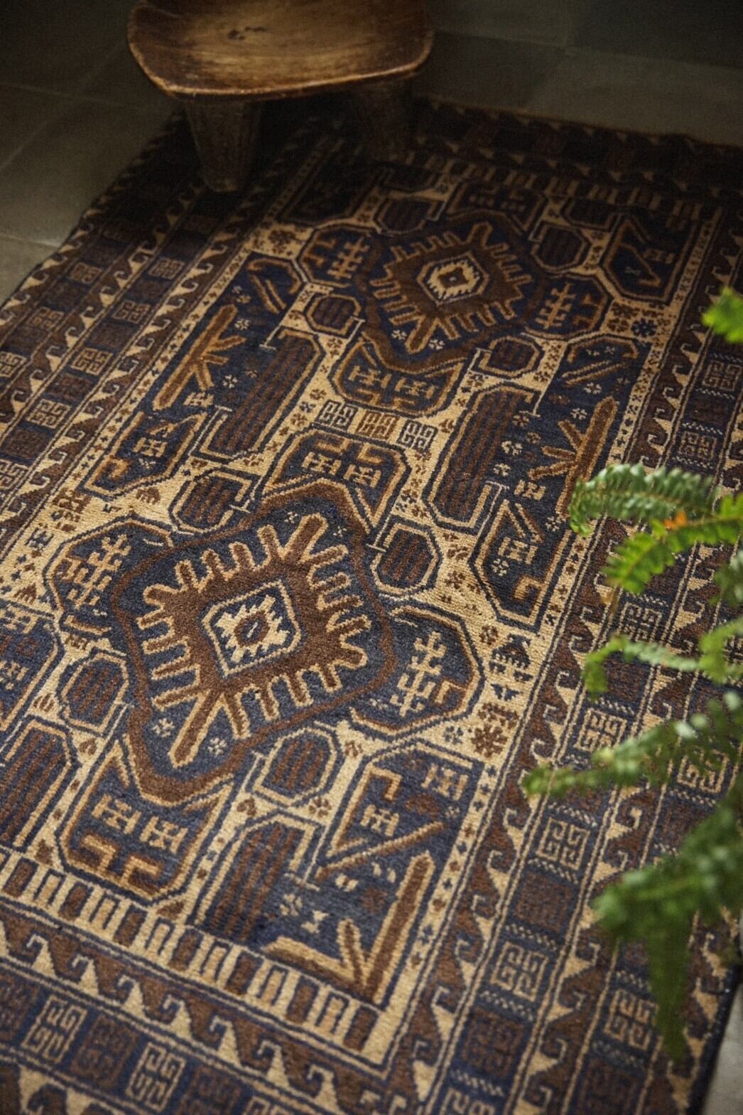 907 -Vintage Baluch rug