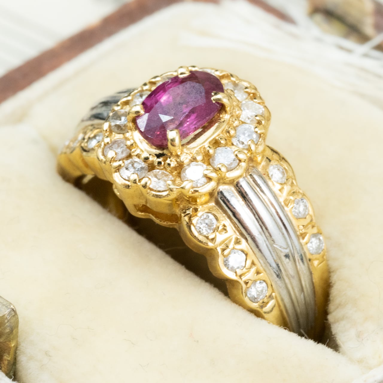 日本の作品】昭和レトロ お花 フラワー 取り巻き デザイン