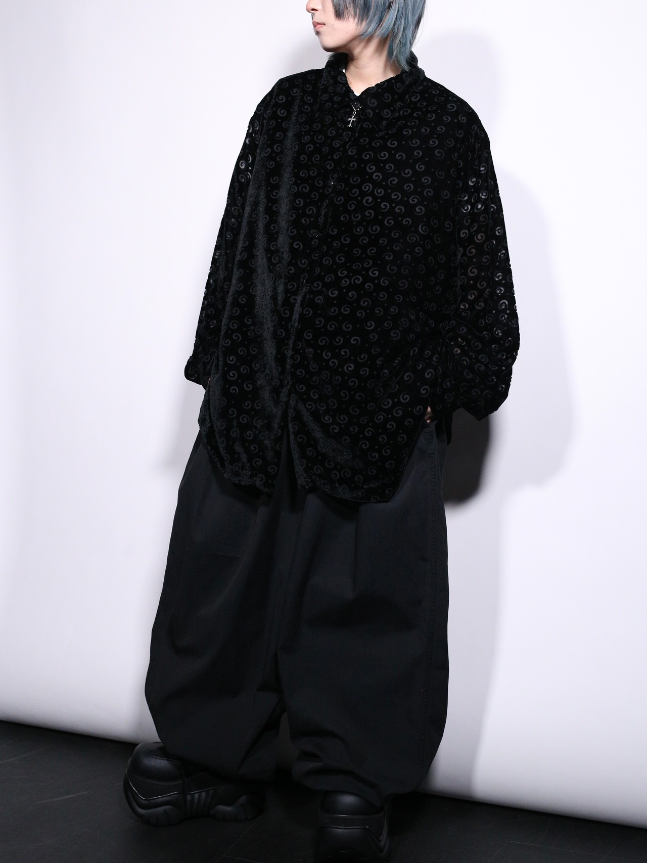 "渦巻" many sheer pattern over silhouette velours shirt - 3