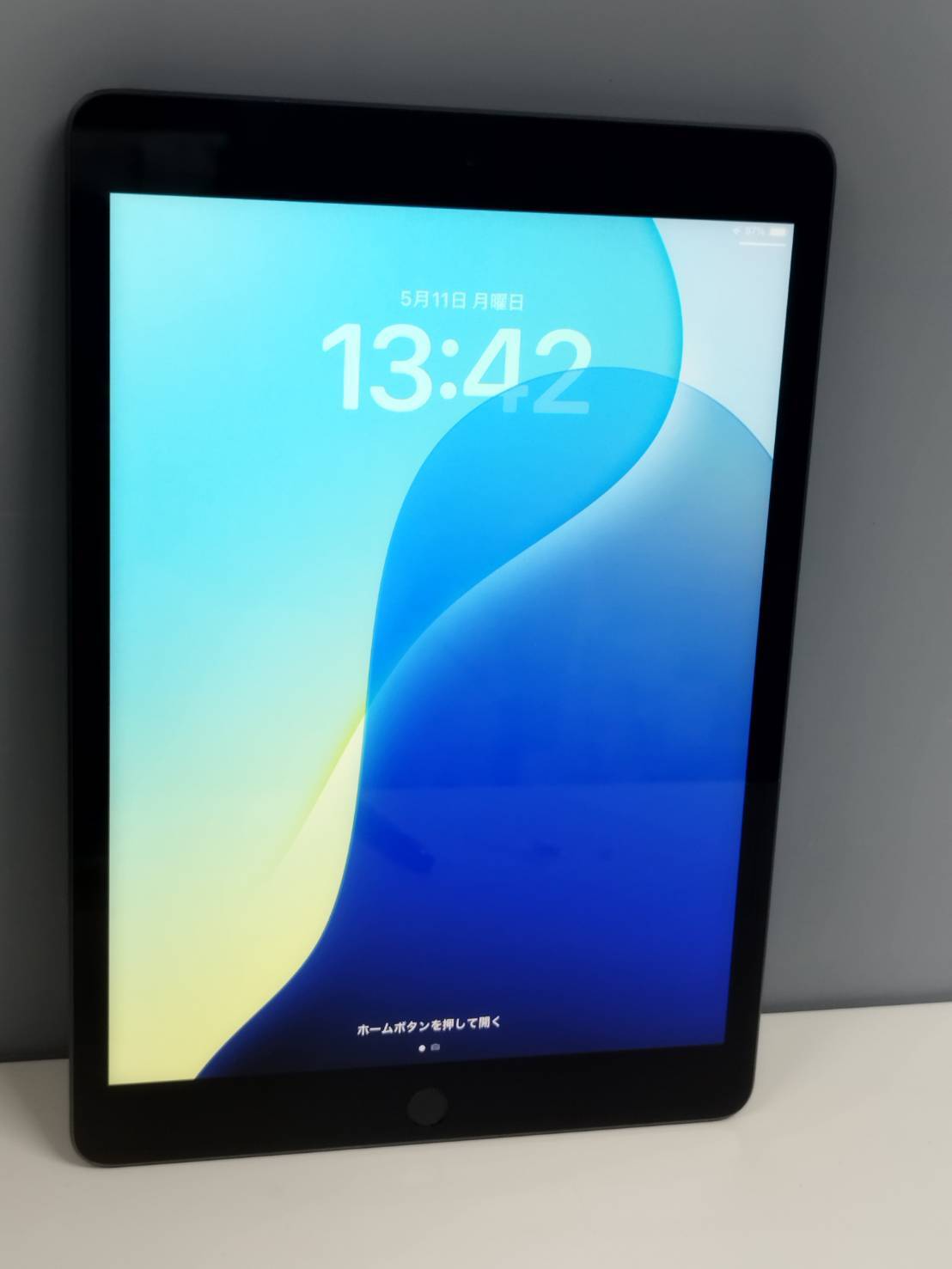 良品】iPad 第5世代/Wi-Fi+セルラー/A1823/32GB〈MPG42J/A〉バッテリー