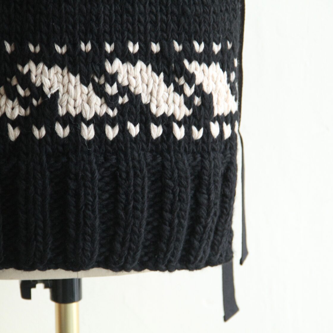新品 WRYHT COWICHAN HAND ごつ ZIP SWEATER BLACK