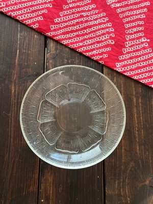 昭和レトロ　花のデザインのガラス皿プレート