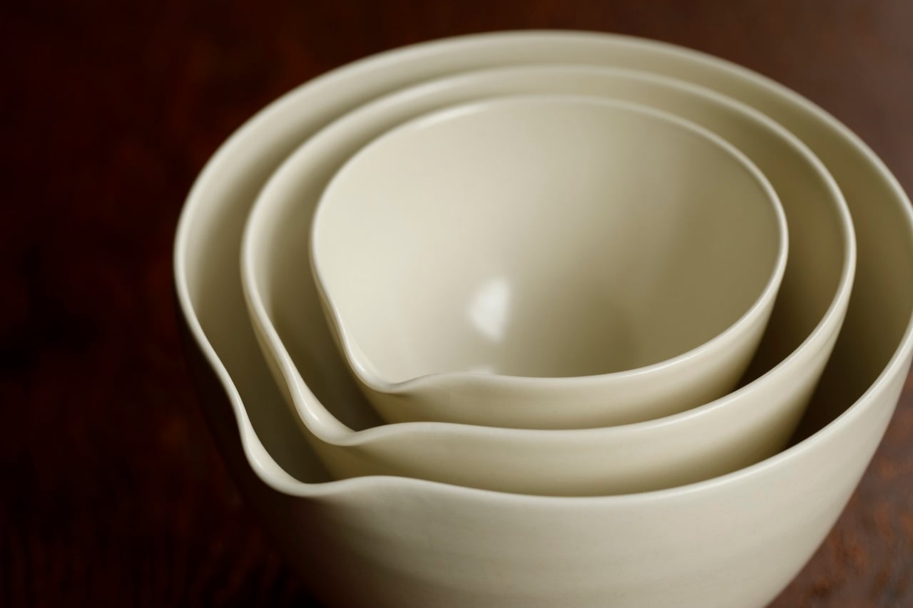 Une / Spout bowl / L