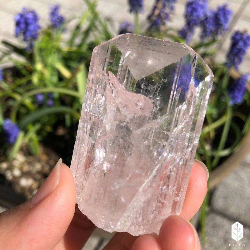 ピンクダンビュライト１ BIZEN Crystals