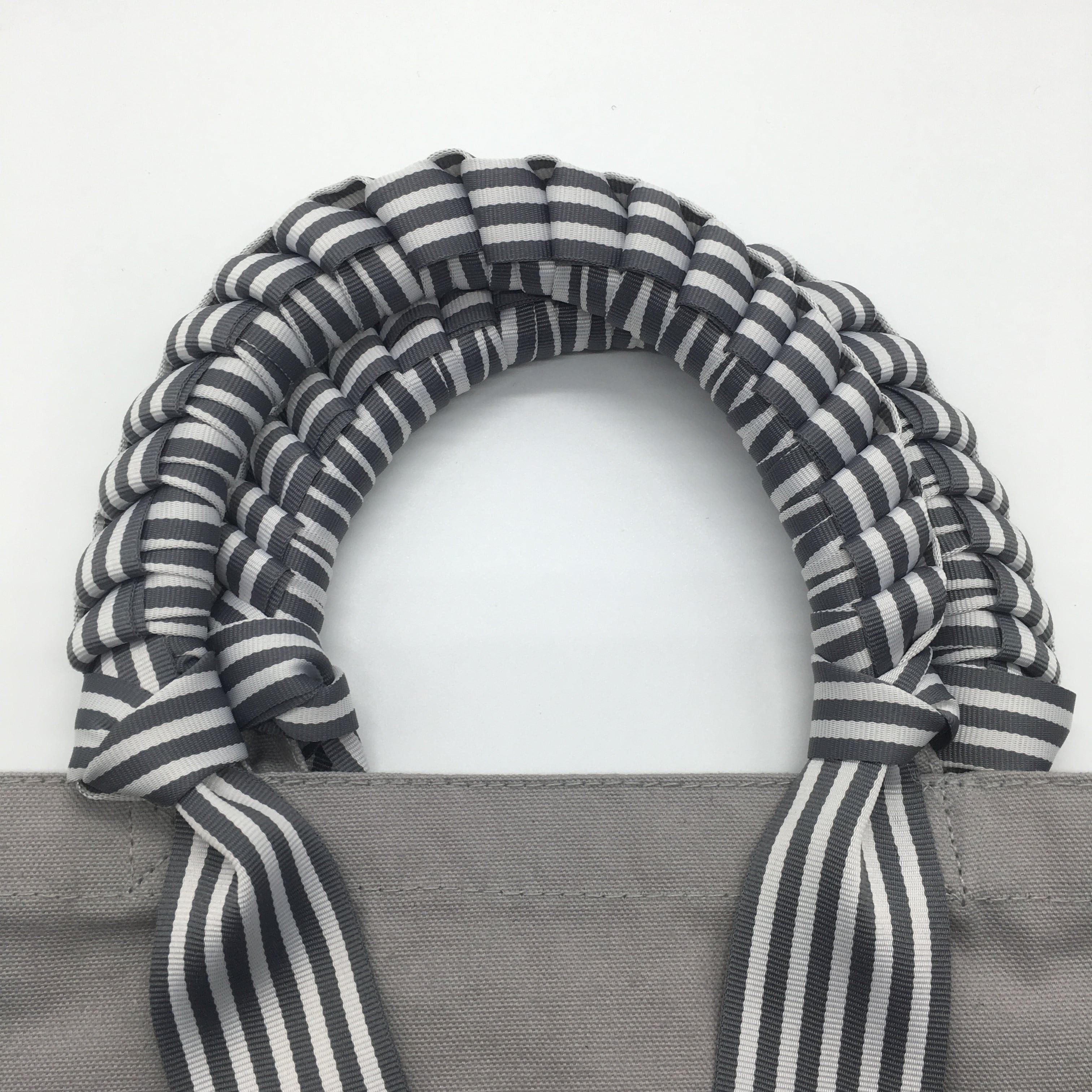 ハンドメイド ハンドル編みリボンバッグ グレー | Lealis