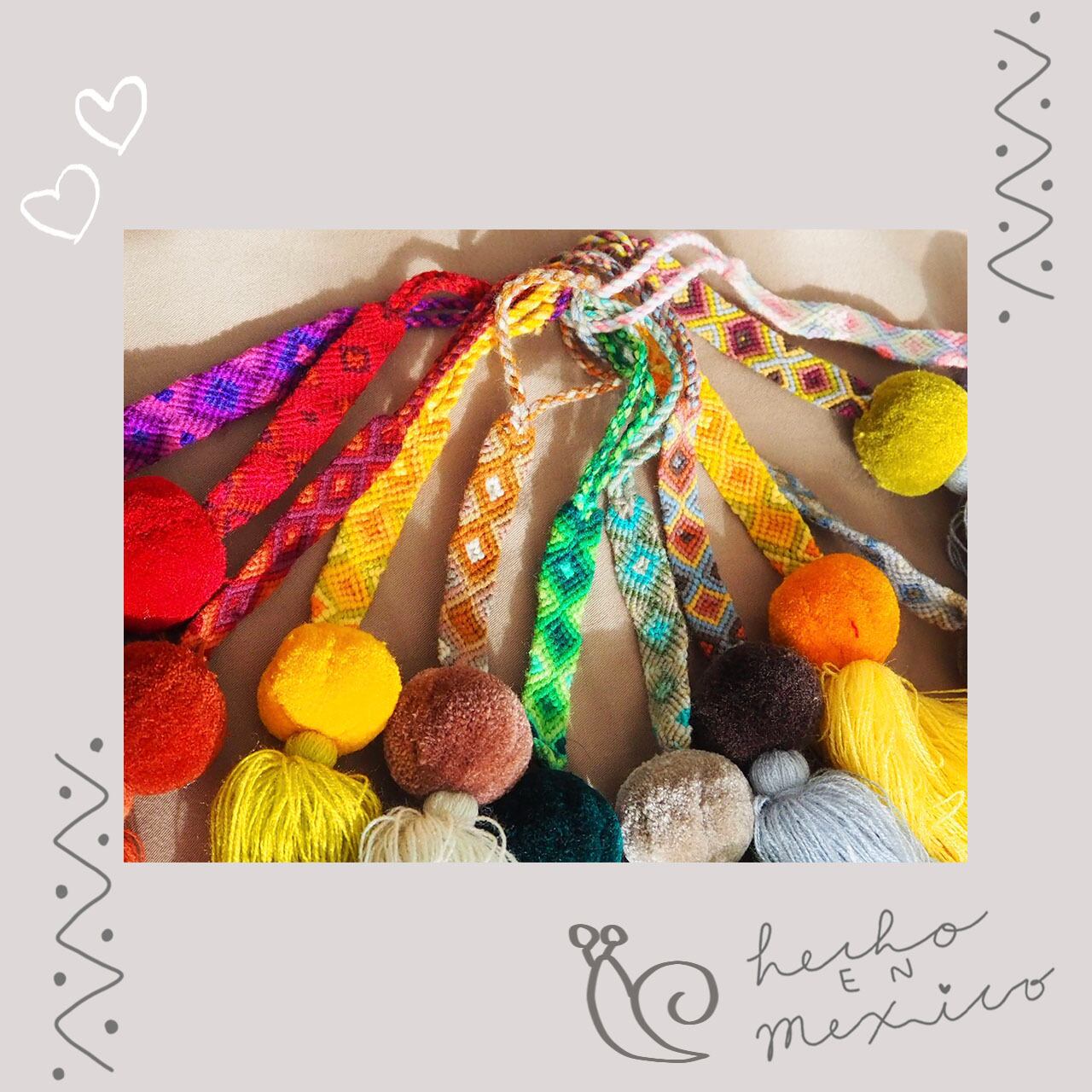 ポンポンチャーム ミサンガタイプ 全12色 Caracol メキシコの彩りを日々の暮らしに