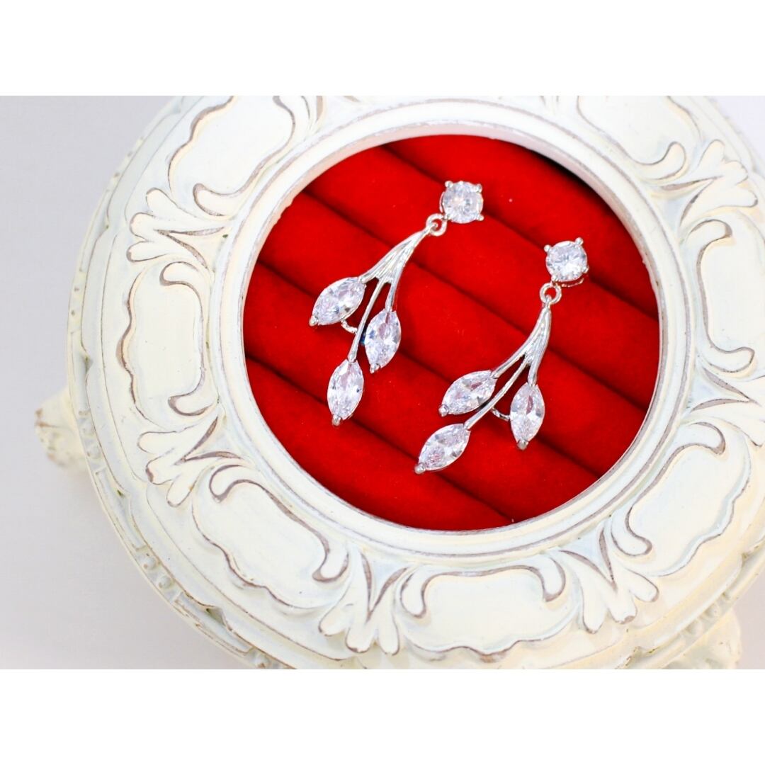 フェッテ・イヤリングORピアス・ウェディングアクセサリー (pe0011)