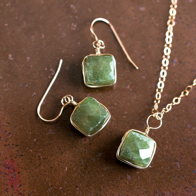 セット販売♡希少☆高品質べスビアナイト ヴァソナイト Vesuvianite★ペンダントとピアス☆ギフトラッピング無料☆