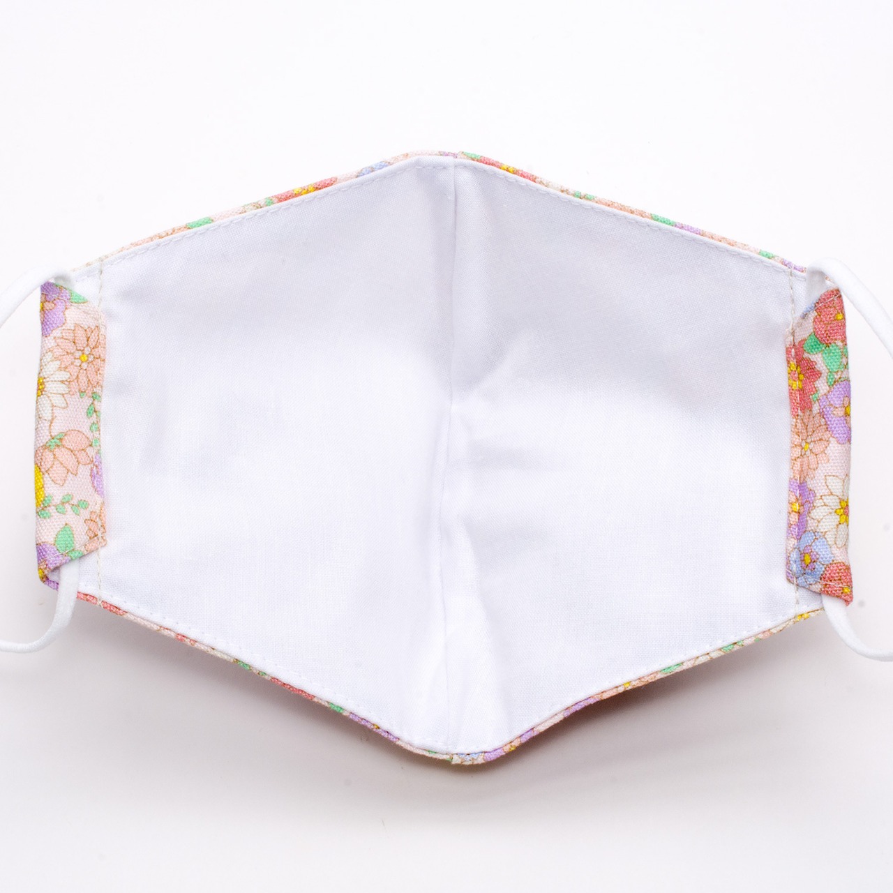 みんなが元気になるマスク 大人用 チワワ 小花 マスク 三層構造 抗ウイルス 抗菌 防臭 日本製 立体 EM-123P