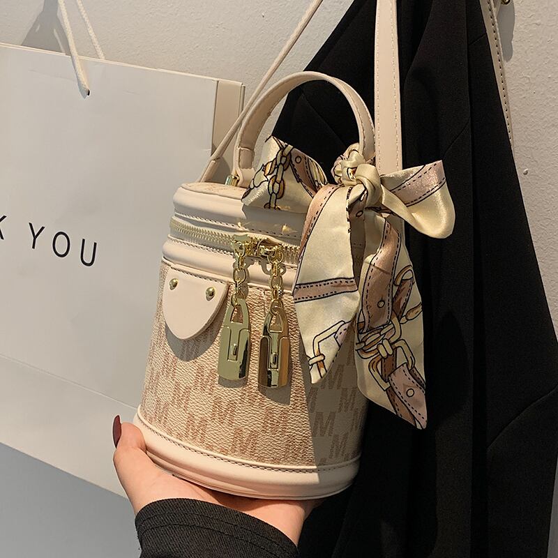 スタイルオータムウィンタースカーフ 秋物 冬物 シルク メッセンジャーバッグ Tiancai_Wing_Bag90832312954