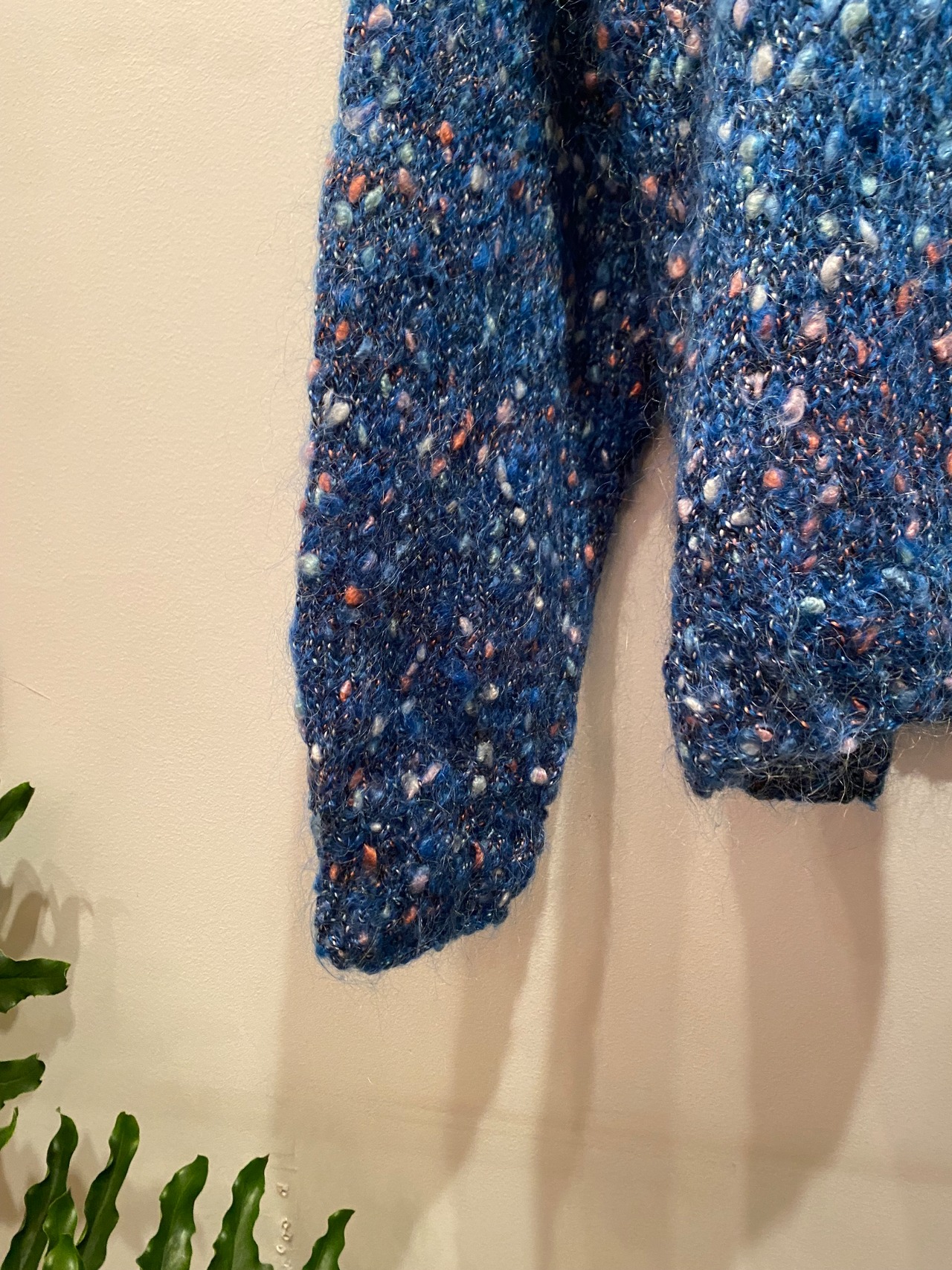 Shell buttons mix knit