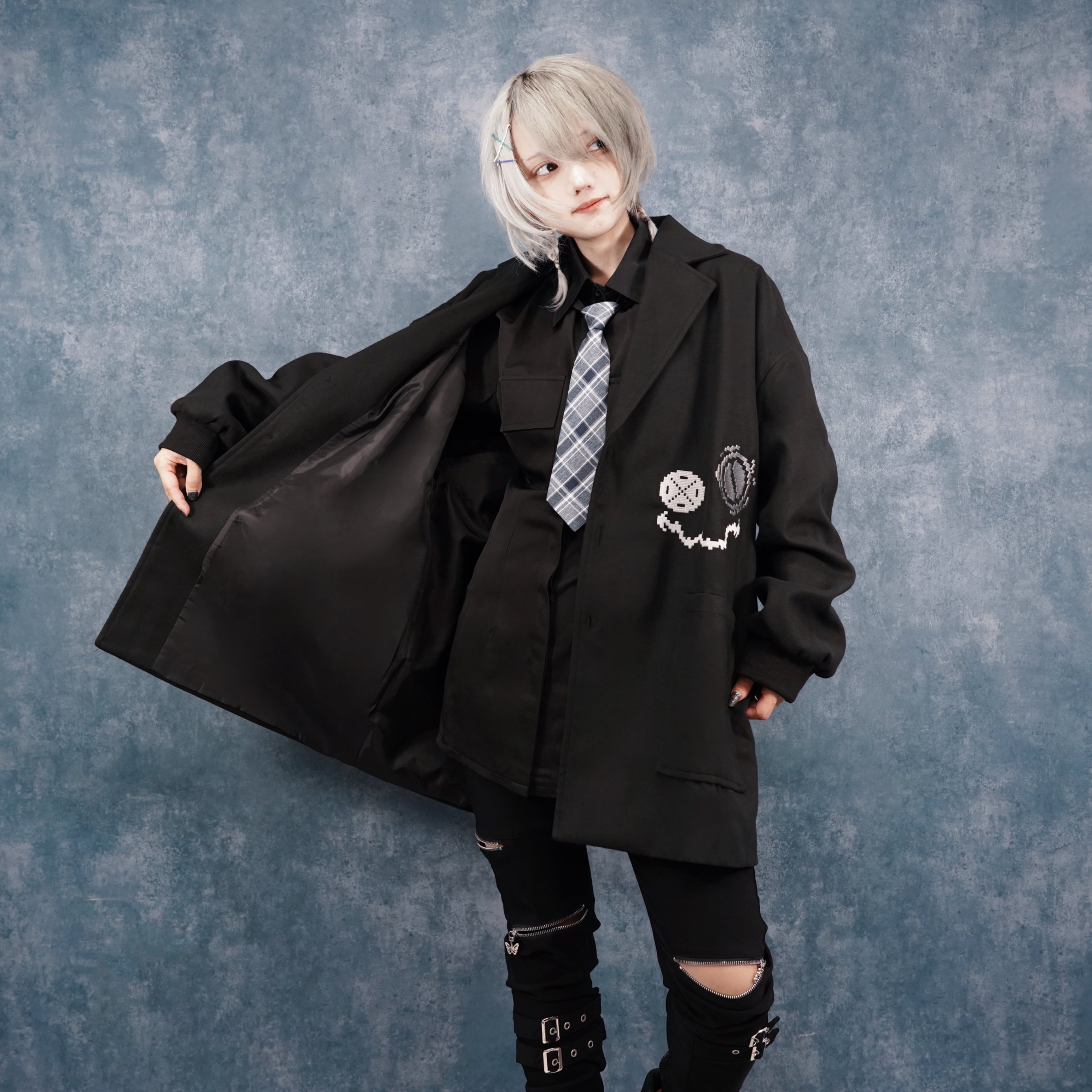 ドットフェイス刺繍入りオーバーサイズBLACKコート | NIER CLOTHING