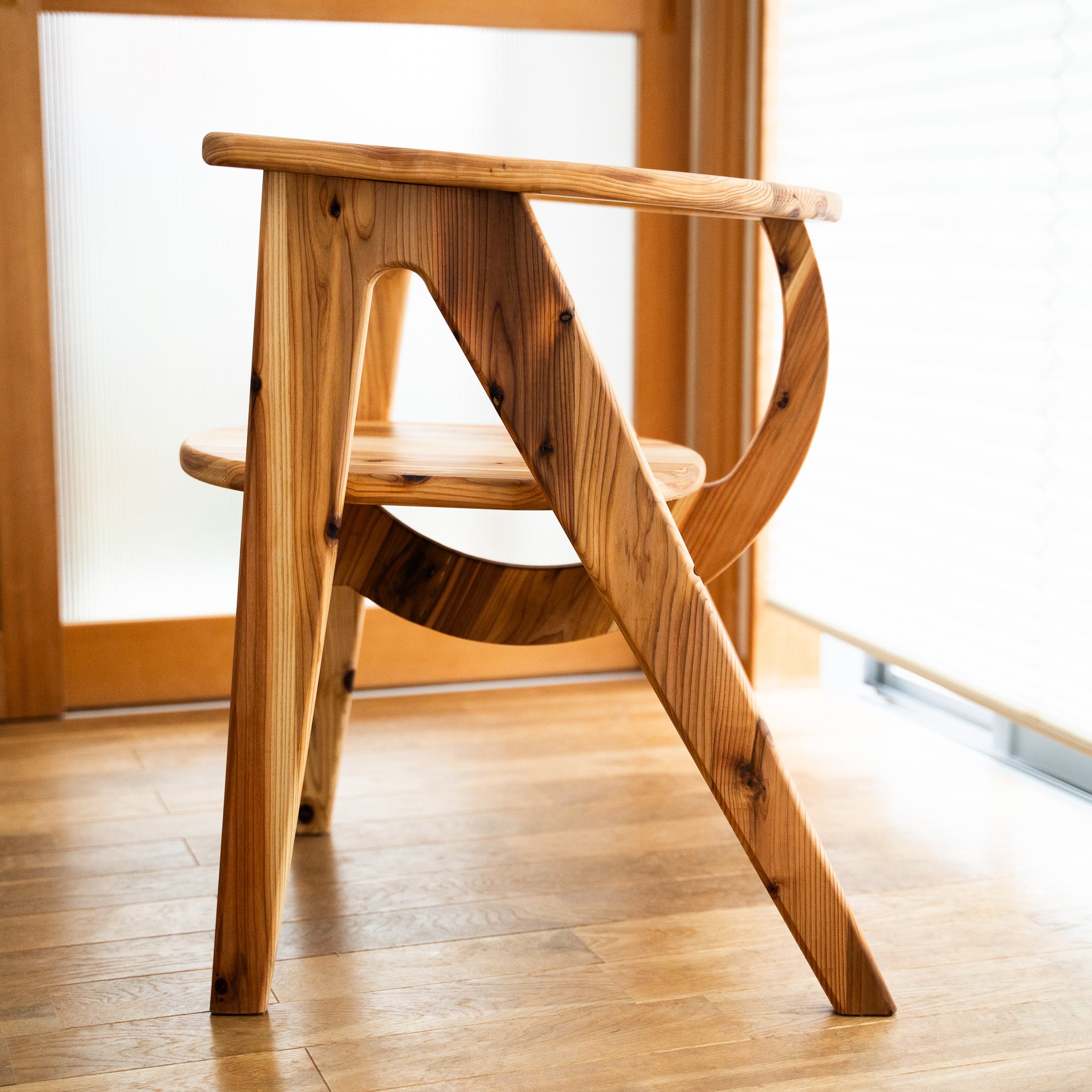 送料無料！！【杉】軽量 オーダー家具屋が作る優しさの椅子 身体に