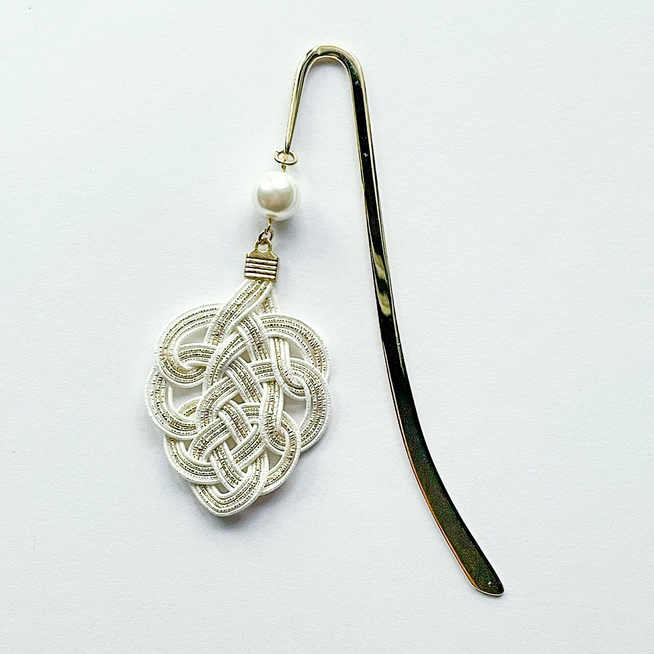 水引あわじ玉のさくらんぼピアス｜あの可愛らしい形を水引で表現 ぽっ