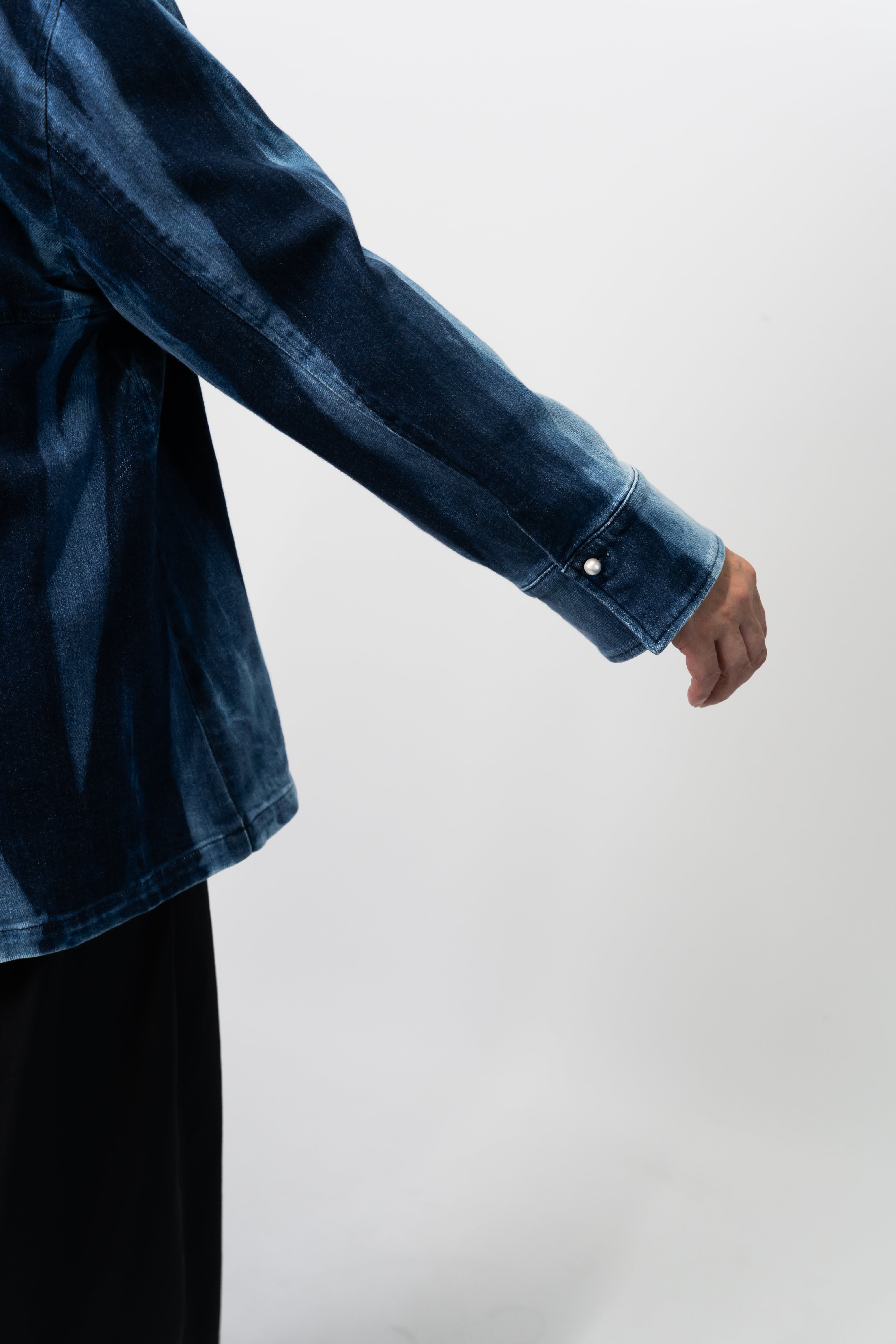 一点ものの青】立体ブリーチが魅せる「ダイヤモンドタイダイ