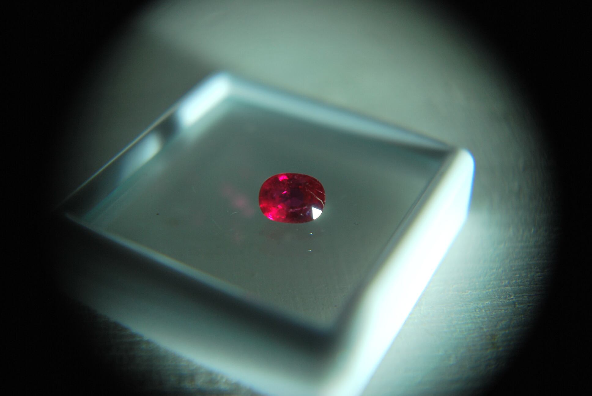 適当な価格 天然ピジョンブラッドルビー 0 42 Ct 強蛍光発光 ミャンマー産出 5812 腕時計 アクセサリー 適当な価格 天然ピジョンブラッドルビー 0 42 Ct 強蛍光発光 ミャンマー産出 5812 腕時計 アクセサリー