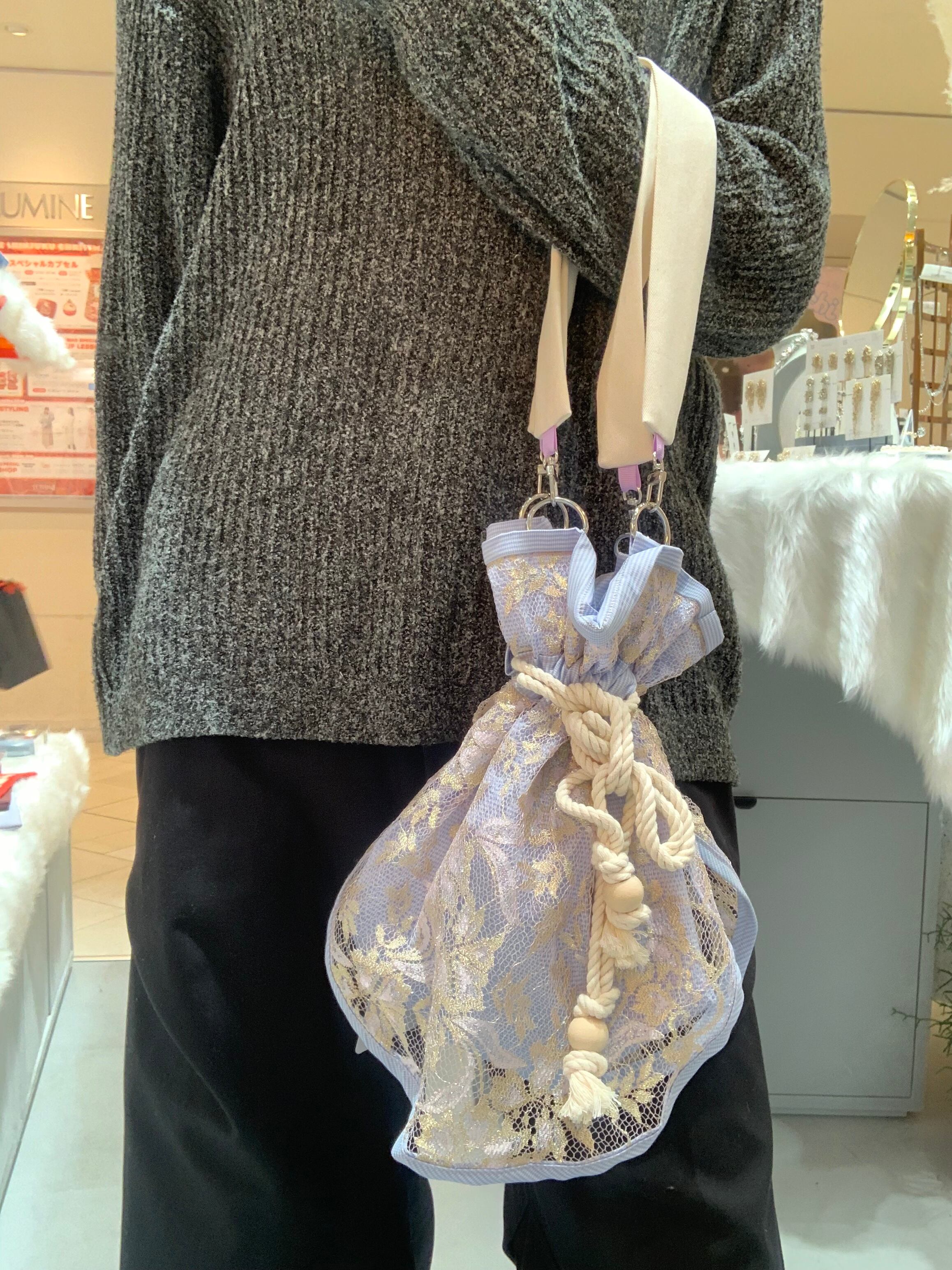 【umu】kaigara kinchaku (gold lace × blue gingham)