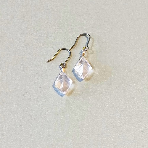 ローズクォーツ／ダイヤカット