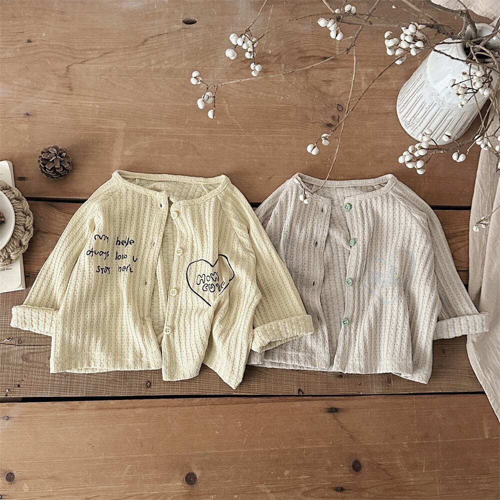 【BABY】ハート英字柄カーディガン