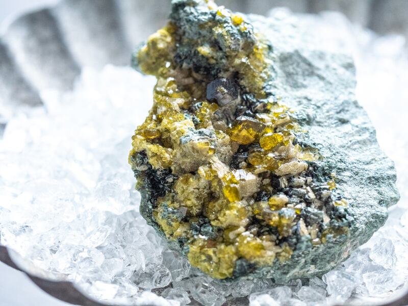 エピドート【原石】O300-78