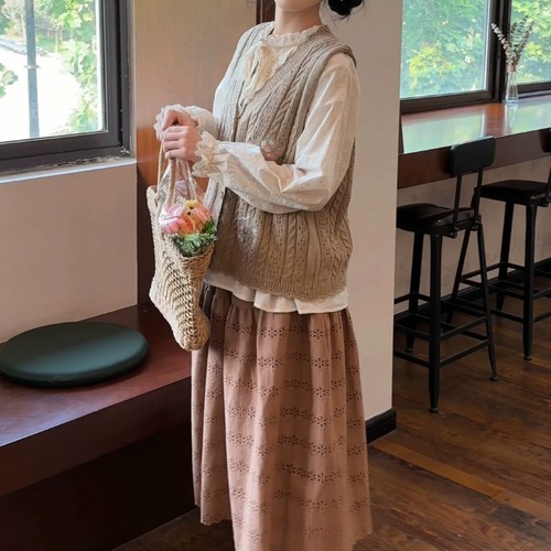 フラワー刺繍ケーブル編みニットベスト ・12281