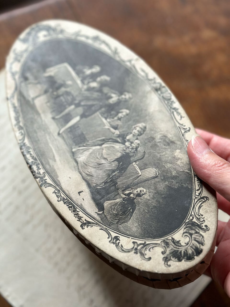 ドラジェボックス confiseur 紙箱オーバル | Brocante de La Cocotte