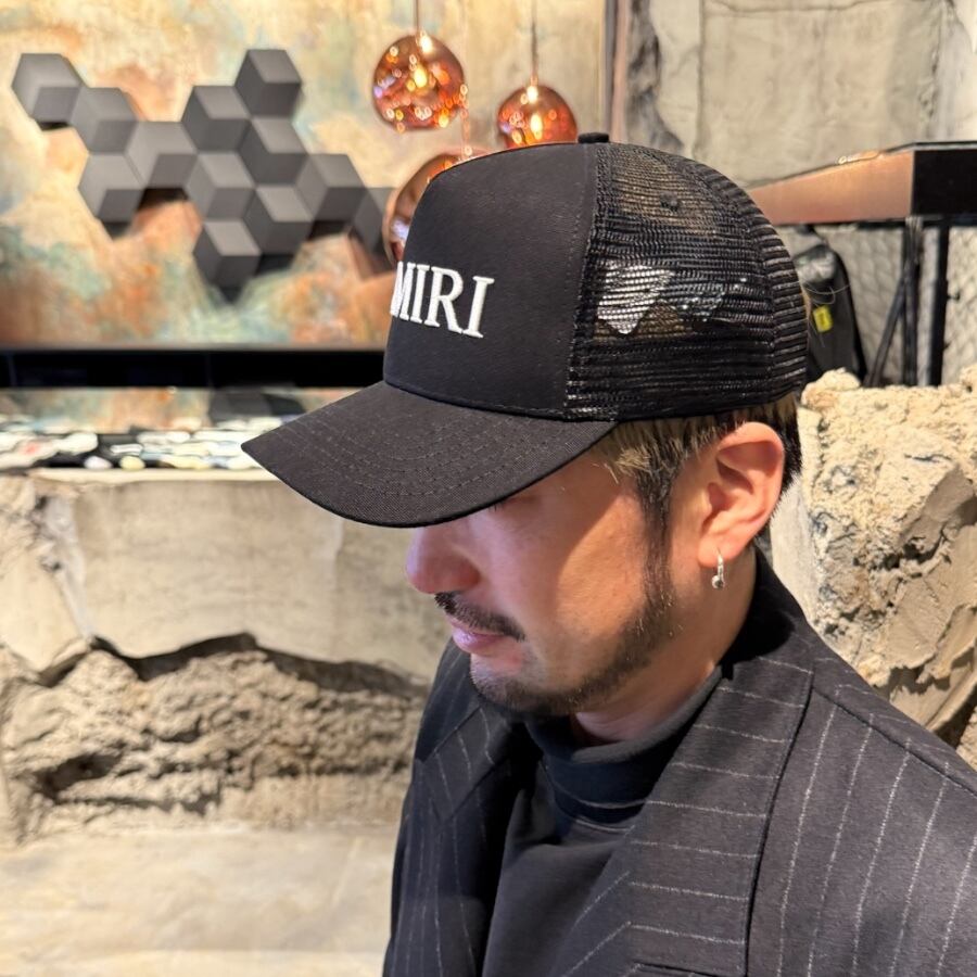 AMIRI】AMIRI CORE LOGO TRUCKER HAT | AYIN