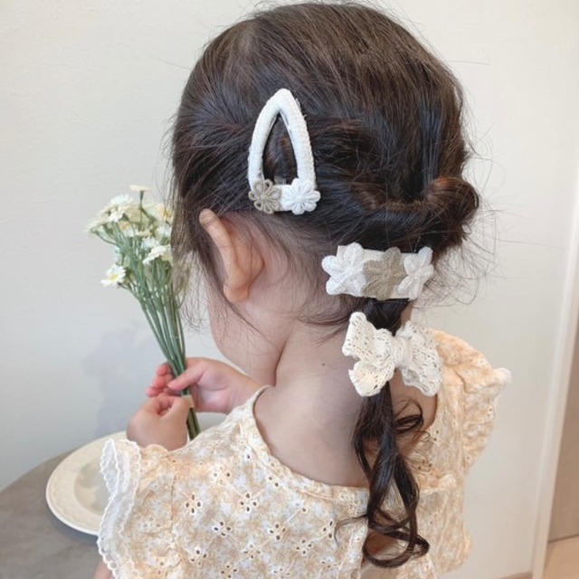 8種類から選べるヘアクリップ