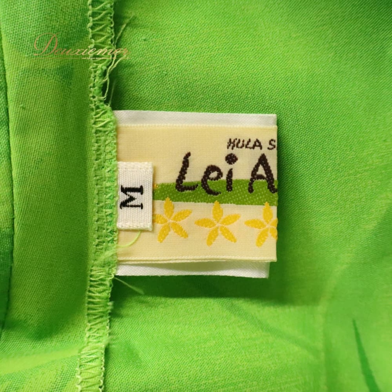 フラダンス 衣装 Lei Aloha レイアロハ ワンピース ドレス グリーン系 プルメリア柄 モンステラ柄 タロリーフ柄 花柄 植物柄 フリル ハワイアンプリント ハワイアン アロハ フラ ダンス レッスン 練習 ハワイアンダンス 黄緑 緑 フレアスカート 華やか 鮮やか かわいい おしゃれ