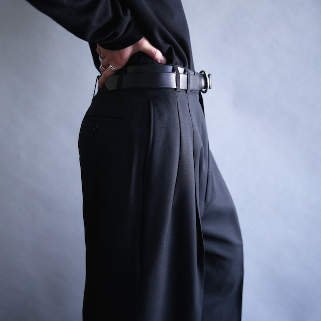 2-tuck straight silhouette black super wide slacks