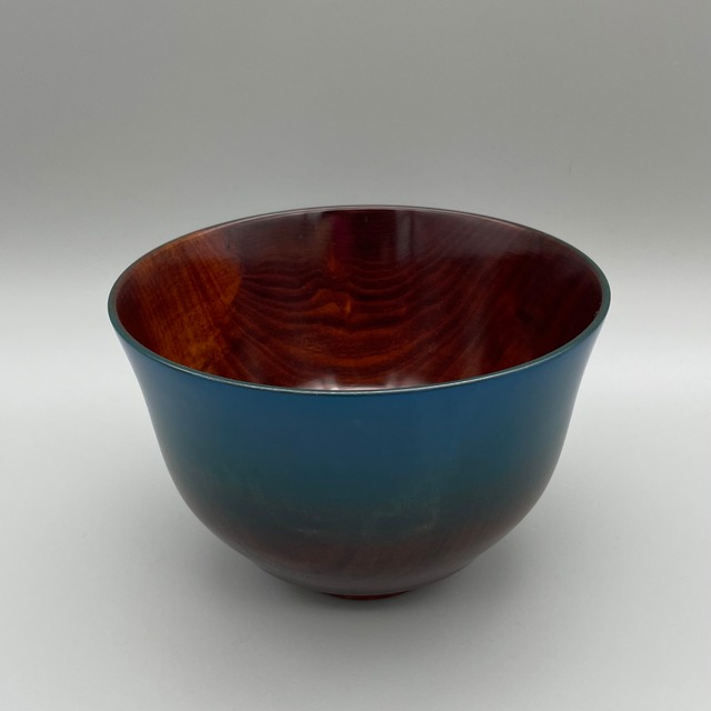 栃造ぼかし塗り抹茶椀-浅葱色　-Tochi Gradient-Painted Matcha Bowl - Light Green