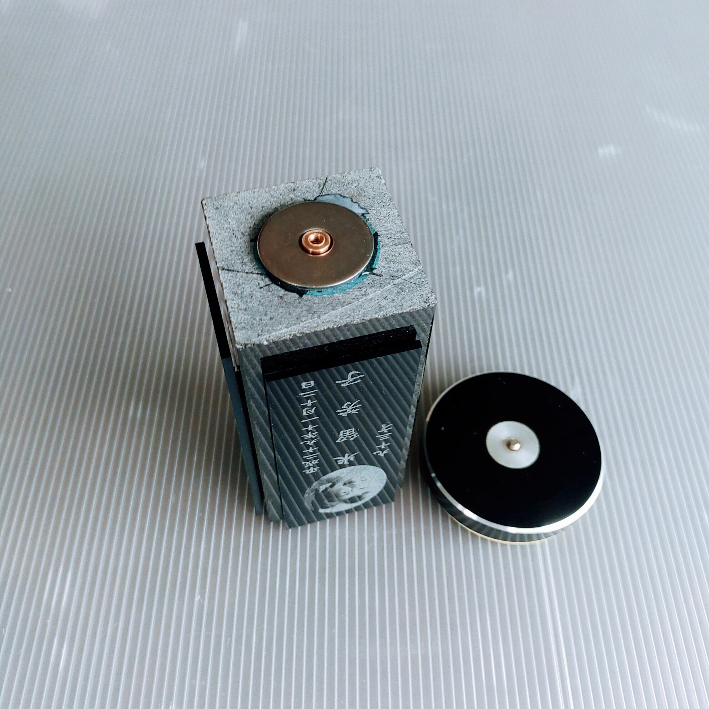 回転位牌　４人用悠想天回　4R50A黒　２名様分