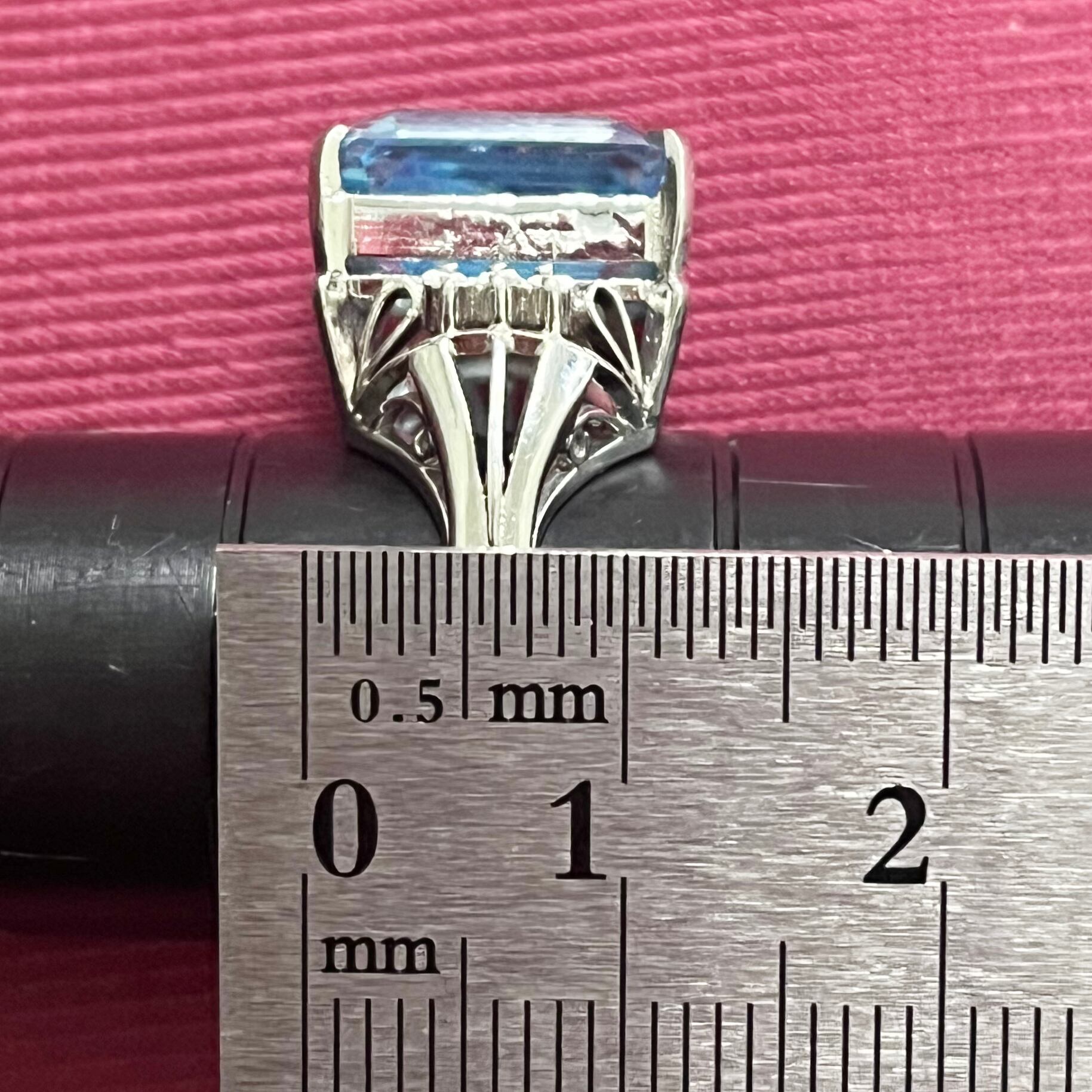 昭和レトロ　 Pt900 0.13 ダイヤモンド　唐草　ヴィンテージリング 昭和レトロ Pt900 0.13 ダイヤモンド 唐草 ヴィンテージリング