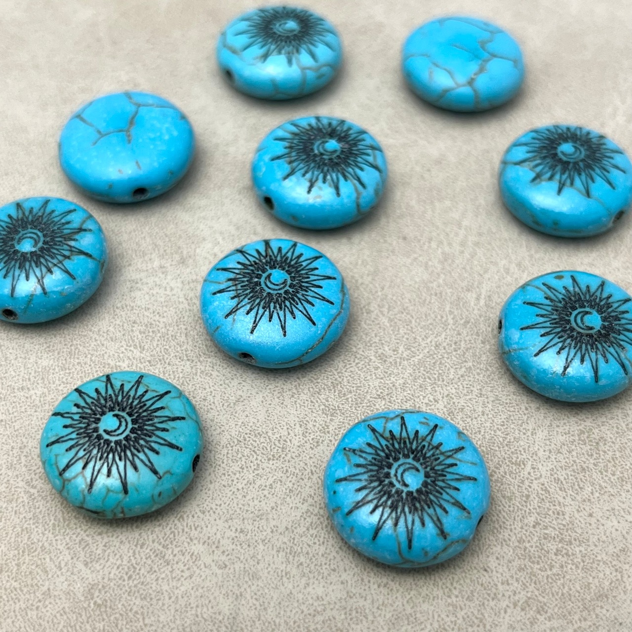 【2個】合成ターコイズサンラウンドビーズ/15mm/スペーサー/人口石/天然石