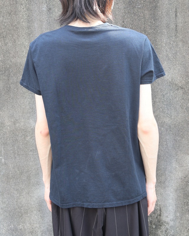 short length front print t-shirt