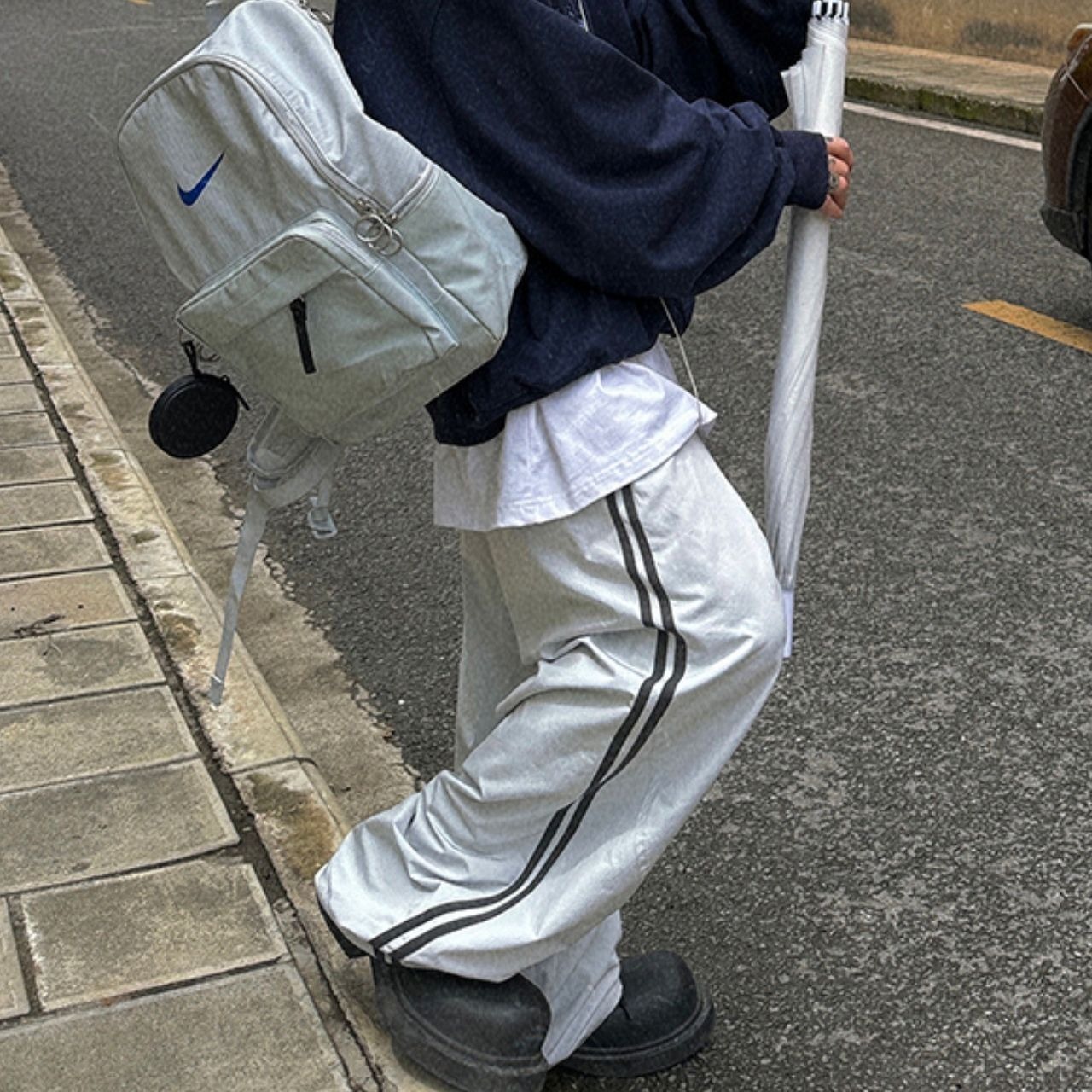 ホワイトグレーラインナイロンルーズパンツ　1101