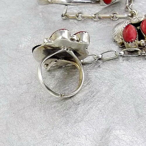 シルバーバングル赤サンゴ