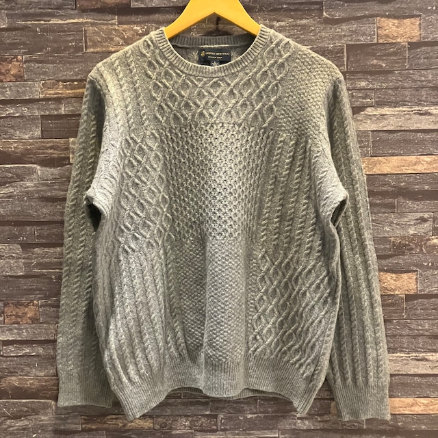 #BROOKS BROTHERS WOOL CABLE SWEATER