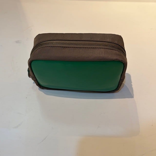 B.stuff　限定ポーチ(フェンネル)