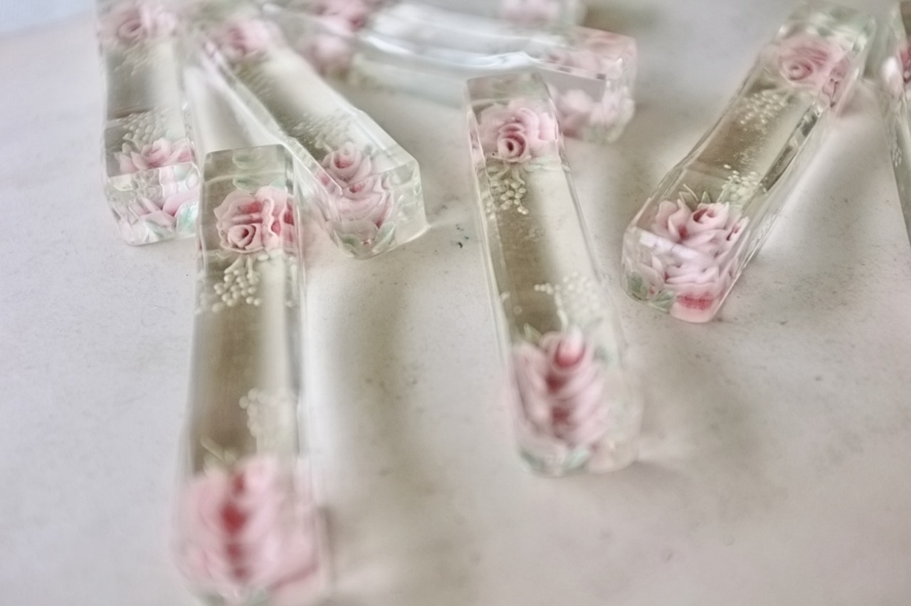 40s フランス 透明宇宙と薔薇色薔薇とルーサイトのカトラリーレスト ヴィンテージ
