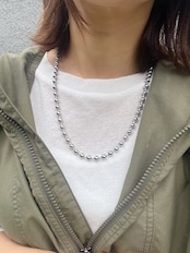 ボールネックレス
