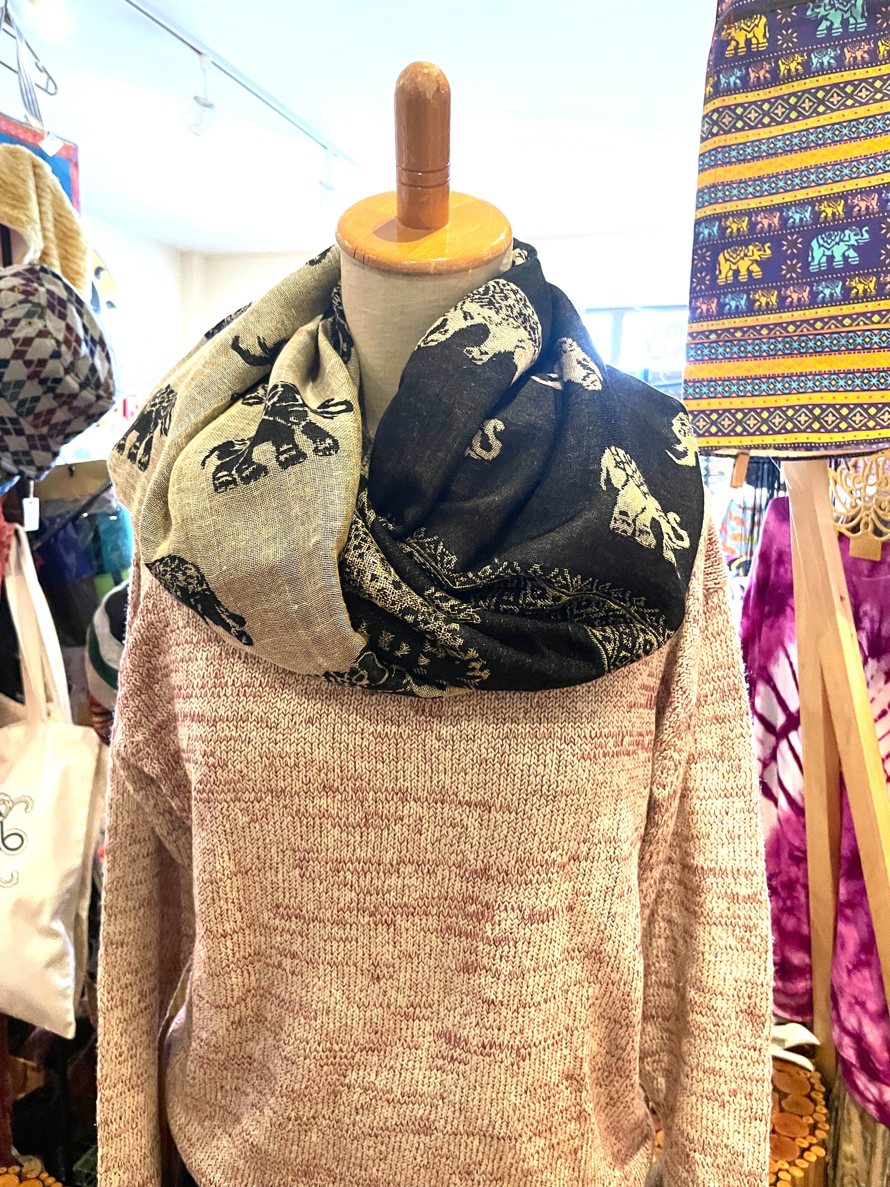 ストール 大判ストール 上品 柔らかい 光沢 リバーシブル リバーシブルストール 春 夏 秋 冬 マフラー アジアンストール 柄 エスニックファッション アフリカン エスニック パーティー プレゼント アジアン ゾウ柄 ブラック ベージュ ゴールド * アジアン雑貨 No.18 F