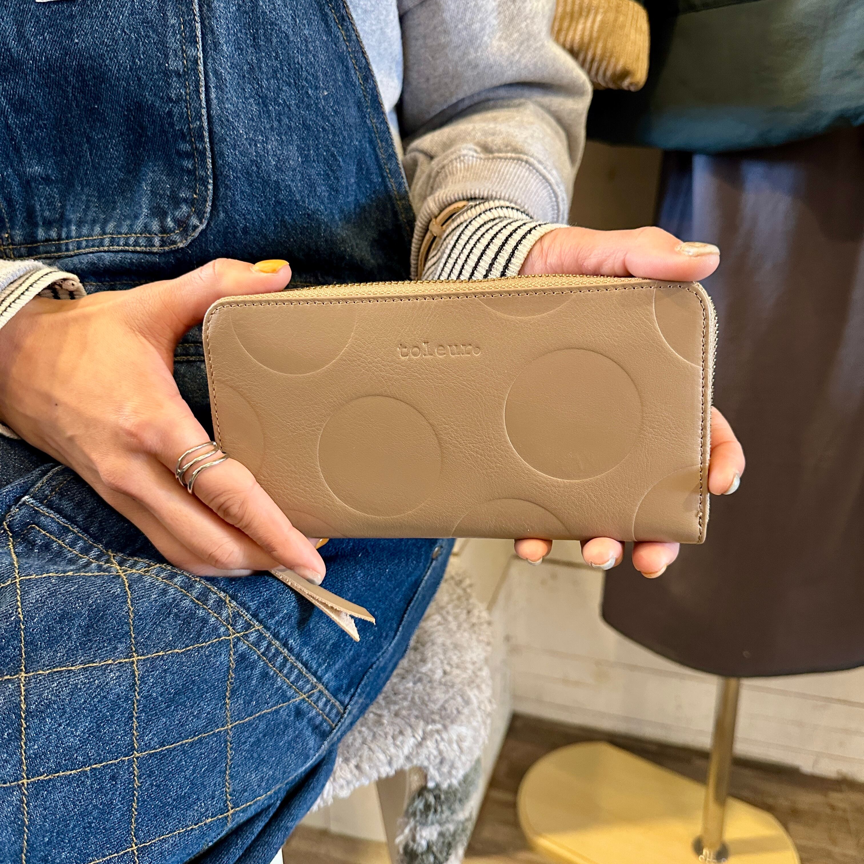 toleur カウレザーランダムドットラウンドウォレット　P-462