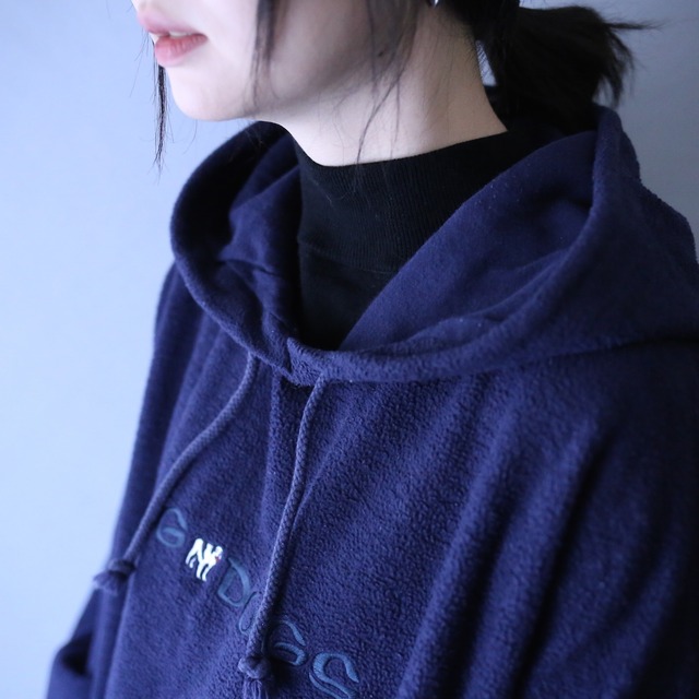 "BIG DOGS"embroidery one pint design XXX wide over silhouette fleece parka