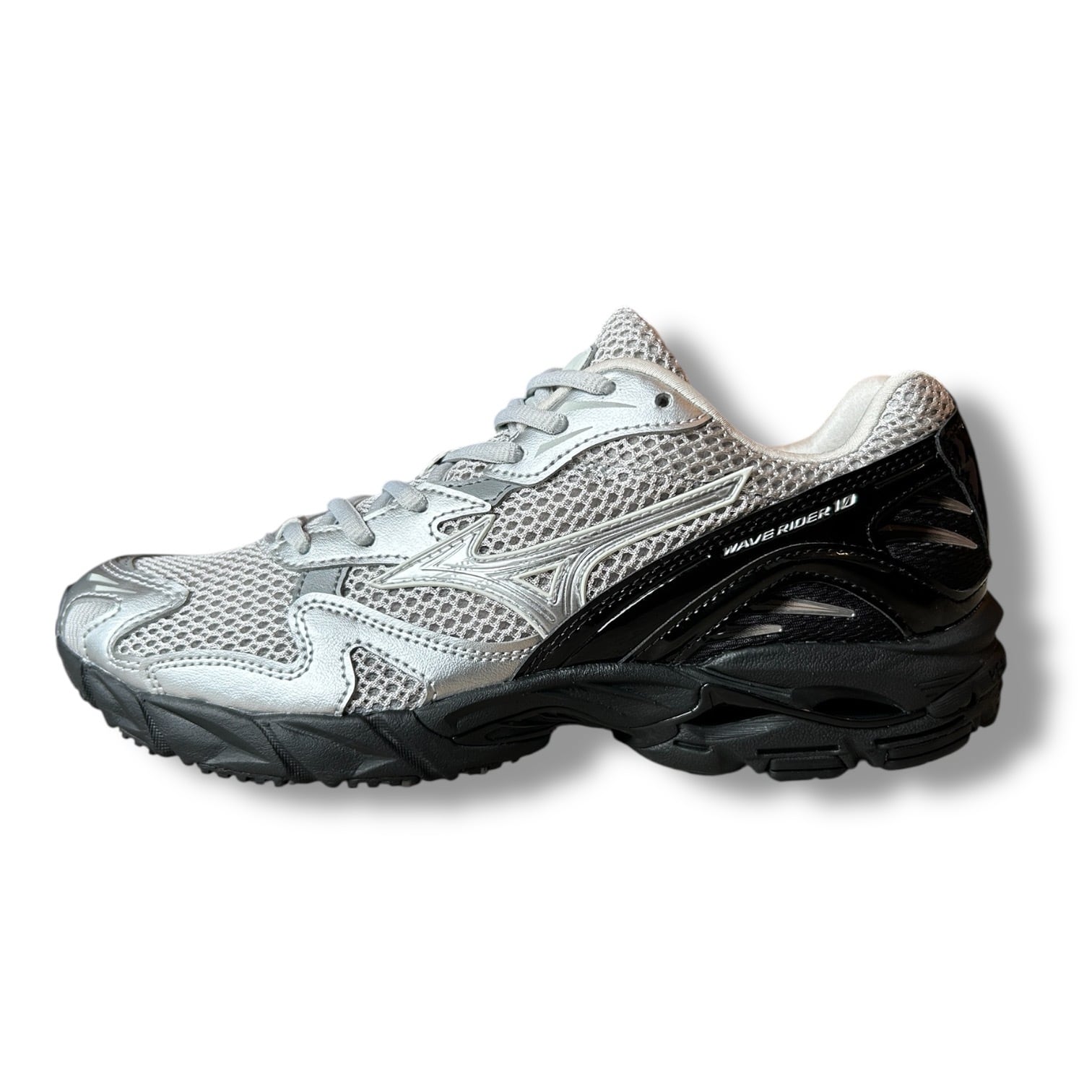 "UNISEX"MIZUNO WAVE RIDER10-Silver×OffWhite×Black ミズノ ウェーブライダー10 D1GA2616