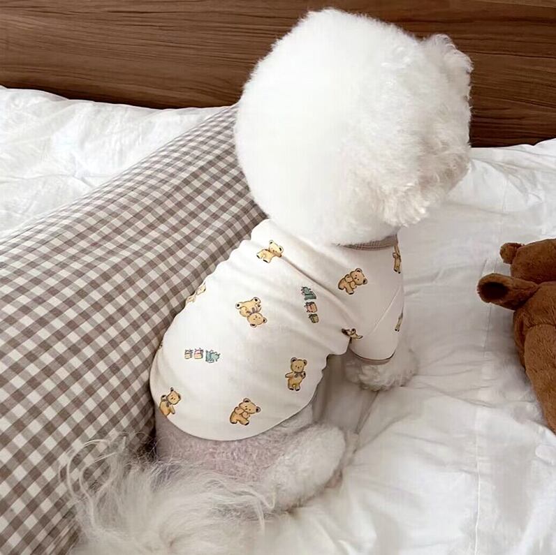 ドッグ 犬 小型犬 ドッグウェア 室内着 Tシャツ ベーシック クマ かわいい きれいめ シンプル カジュアル 上品 おしゃれ モダン 主役級 存在感 ラブリー キュート シンプル くま柄 春 夏 男の子 女の子 成犬 スクール デート お出かけ リゾート 旅行 公園 休日 バカンス ホテル レストラン ショッピング 記念日 お花見 カフェ 散歩 ウォーキング 室内 普段使い トレンド 流行 インスタ映え 定番 XS S M L XL 白 ホワイト