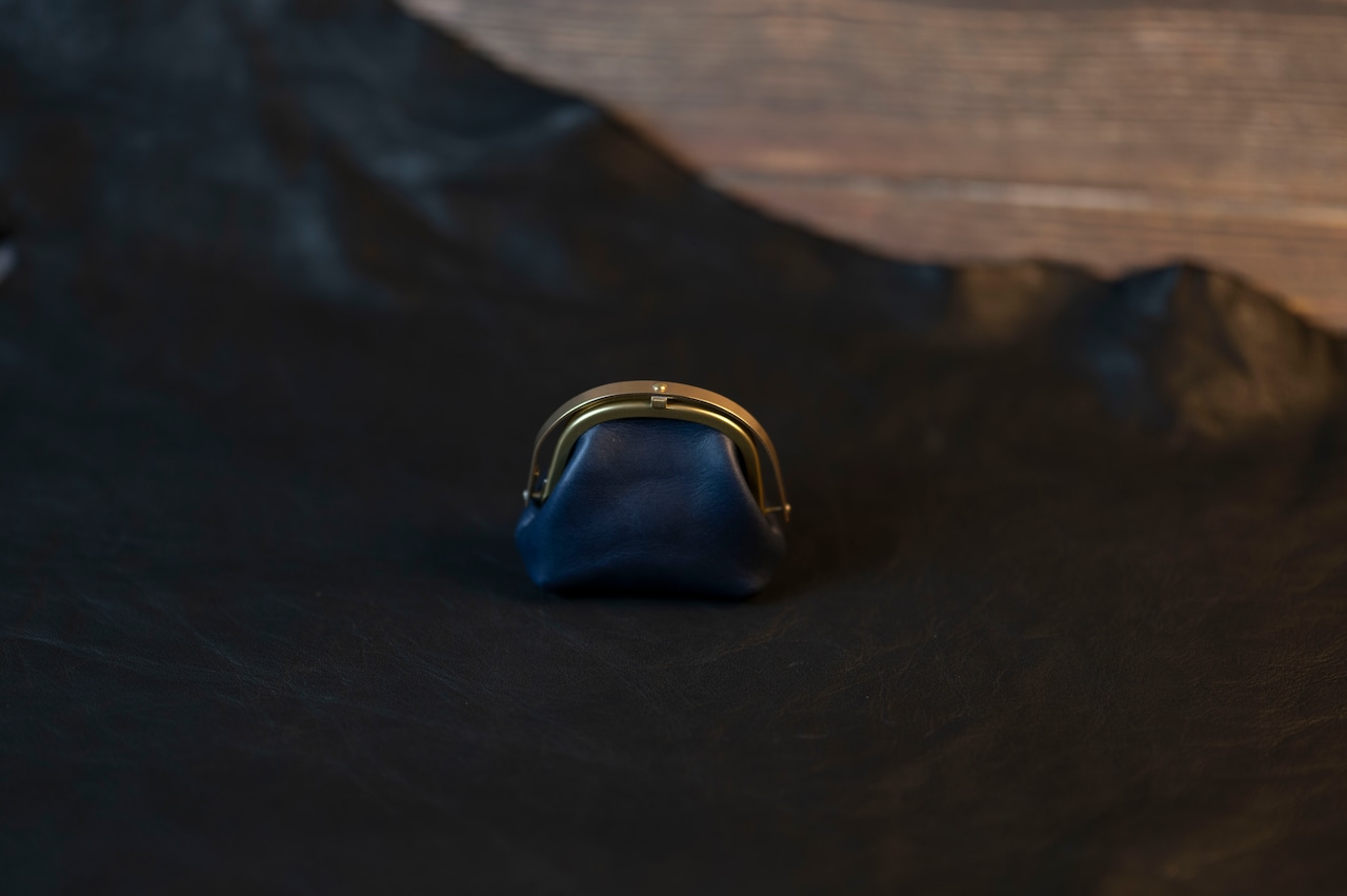 【soul;solid】Brass clasp シリーズ ”ワンタッチ真鍮がま口ミニポーチ” col.navy #Tucson